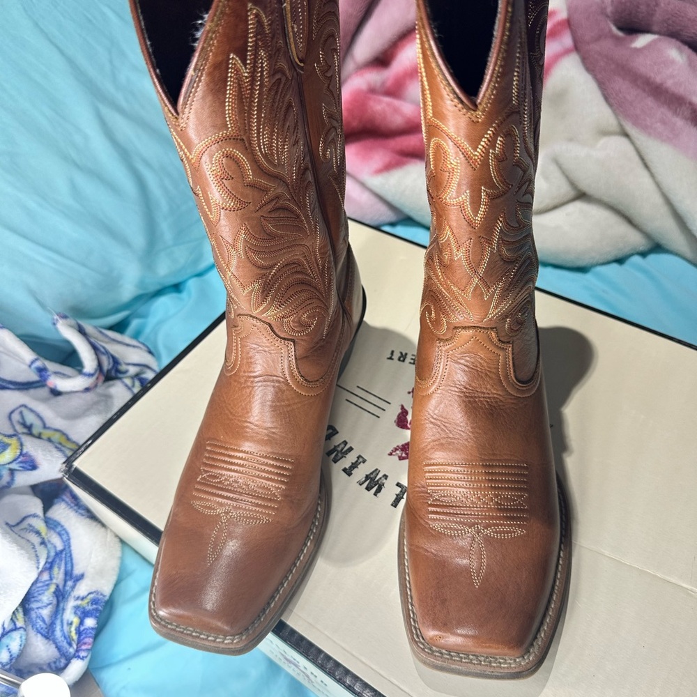 Idyllwind Brown/Tan Leather Cowgirl Boots